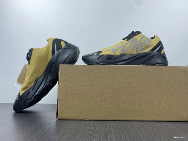 Boost Flux' MNVN GZ0717 'Honey 700 Yeezy 0917